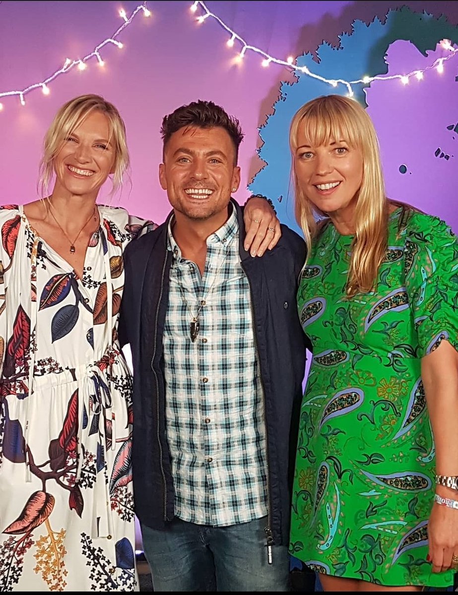 PaulyDanan's tweet photo. #tbt with my gorgeous girlie's @jowhiley and @sarajcox โฅ๏ธ Happy New Year ladies have a gorgeous one ๐ #BigLuff P.D Xxx https://t.co/0bLKX1rw2s