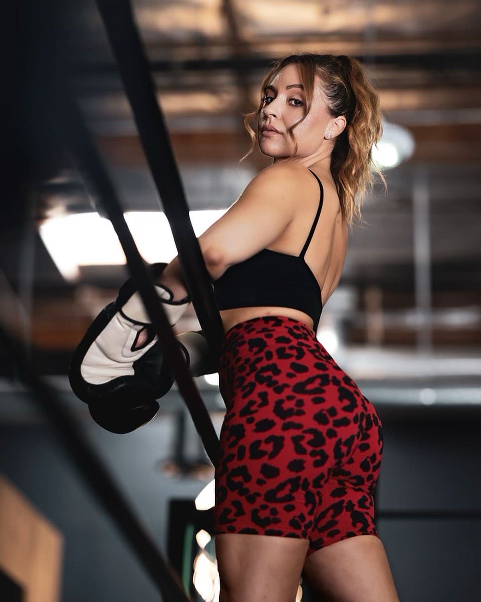 ktlh22's tweet photo. BRB… at the playground 💪🏻👊🏻 #boxing #craftboxing #fitness #fitnessmotivation #fitnessjourney #athlete https://t.co/SLI0rDpx2g
