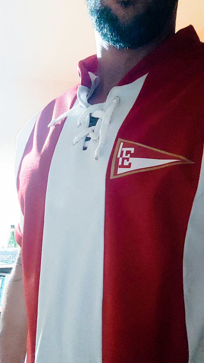 SebaGranate's tweet image. Después de mucho tiempo ya está disponible la camiseta de piqué edición limitada de #EDLP 🦁🇦🇹. 
La comprás online en la tienda de IG de @cenretro