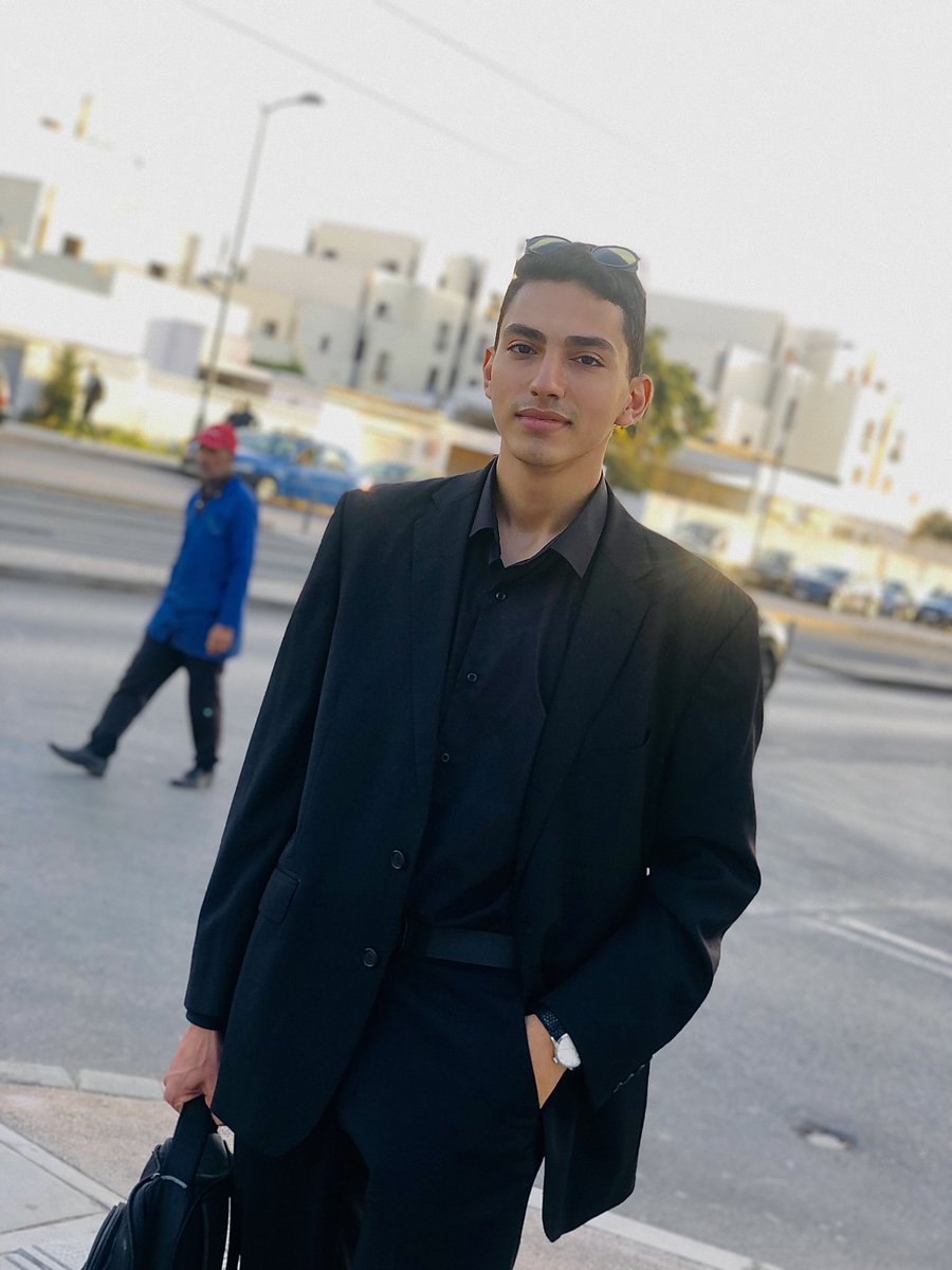 JustDean__'s tweet photo. Man in black 🤵🏻👅
https://t.co/xEzKJeVsHL
.
.
#model #boy https://t.co/wKWdiaTNuS