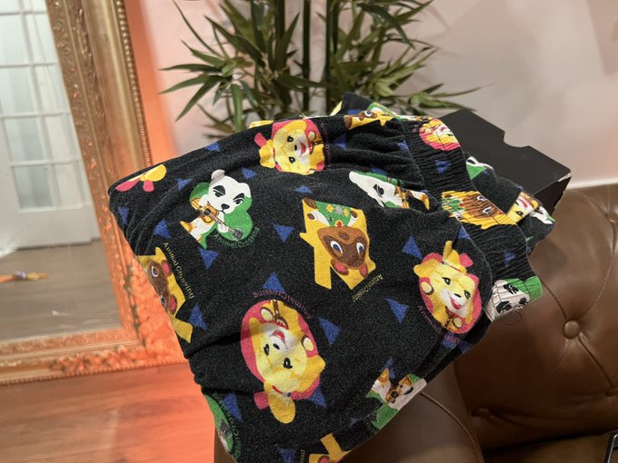 Packing for AVN https://t.co/2UDd5MQX4P<a href="/tag/theflash"class="tags"><span>#theflash</span></a><a href="/tag/theflashmovie"class="tags"><span>#theflashmovie</span></a>