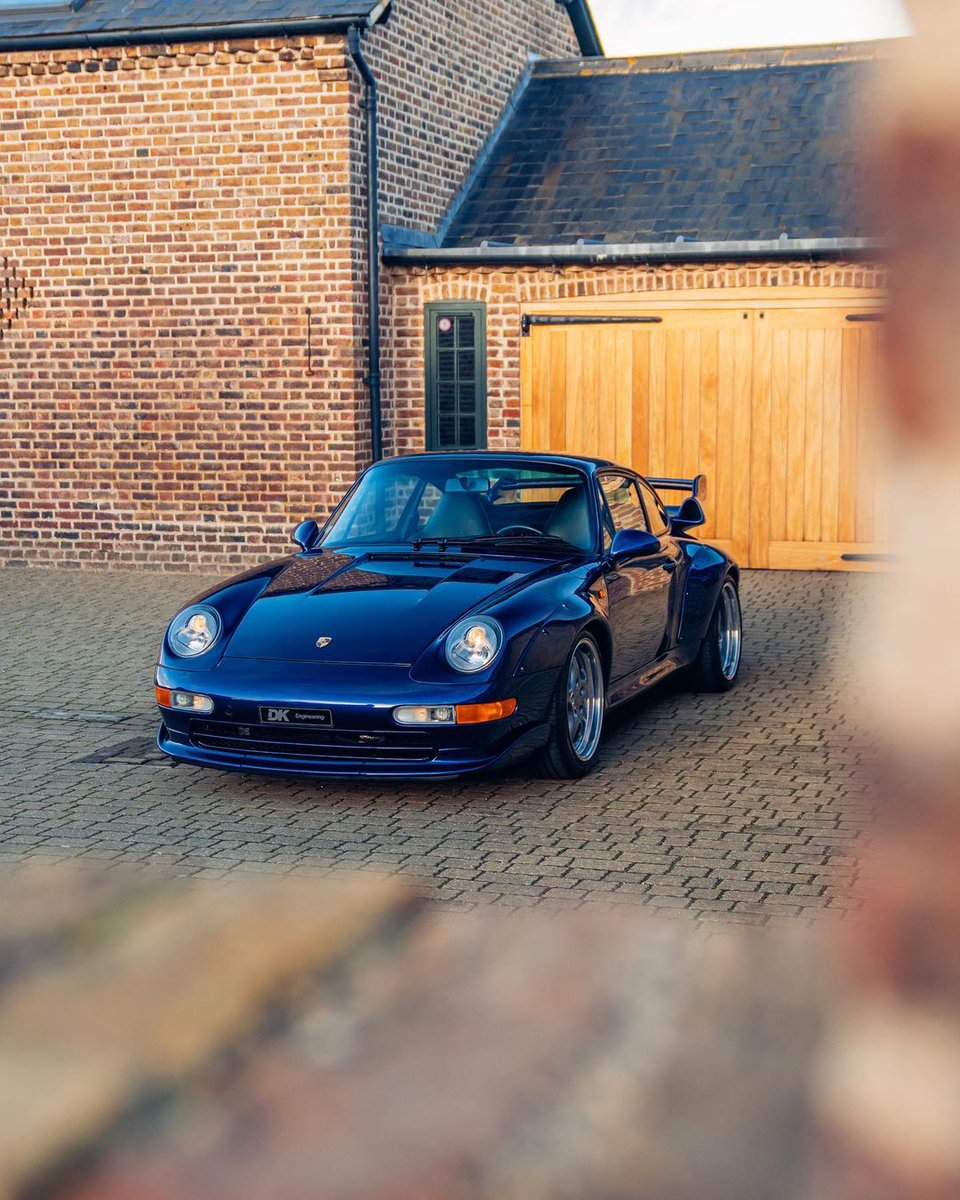 vividracingcom's tweet photo. Where would you take this GT2 if you only had it for a day? 👀
.
📸: @alexpenfold
🏎: @dkengineering
.
#porscherally #scale118 #118scalemodelcars #thereisnosubstitute #porschepix #911r #periodcorrect #porschespyder #redcars #porschespeedster #porschegt4 #flat6 #porsche935 https://t.co/I0ypLZ0HuC