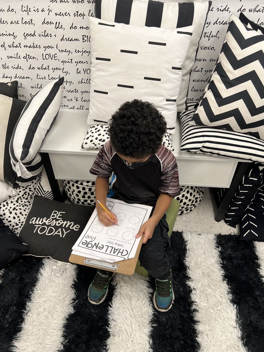 CoventryYC's tweet image. We welcomed our students back with smiles and lots of fun! 2nd Graders “Unlocked the New Year” with a math review! 💙💛🐾 #engageYCSD #mathreview #funwithlearning