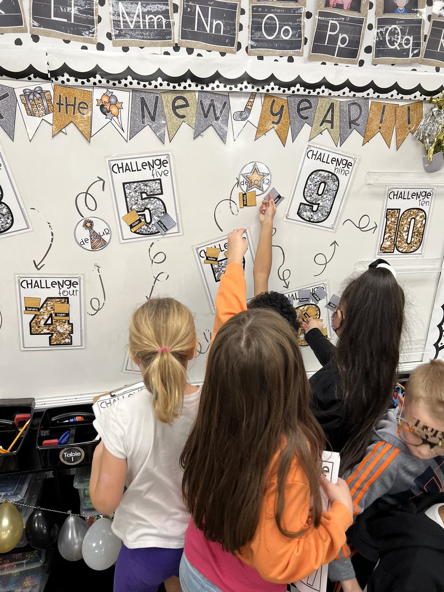 CoventryYC's tweet image. We welcomed our students back with smiles and lots of fun! 2nd Graders “Unlocked the New Year” with a math review! 💙💛🐾 #engageYCSD #mathreview #funwithlearning