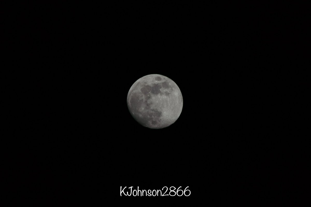 #moon #nikon #nikond3200 7:20pm