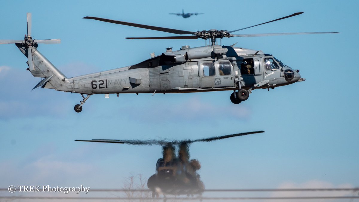 Special task force’s 

#降下初め
#習志野駐屯地
#習志野演習場
#横田基地 
#厚木基地 
#ヘリコプター
#MH60S
#helicopter 
#陸上自衛隊
#第一空挺団
#USAF 
#USMarine 
#USNavy 
#PENTAX
#pentaxk1mkii 
#pentax_da560