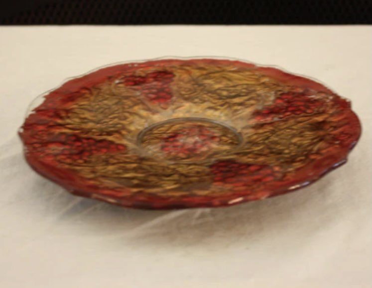 emmasattic98's tweet image. Vintage Goofus Glass Grape Patterned Red and Gold Plate by EmmasAtticTreasures etsy.me/3IqsIqS via @Etsy #GrapePatterned #GoofusGlass #RedAndGold #Collectible