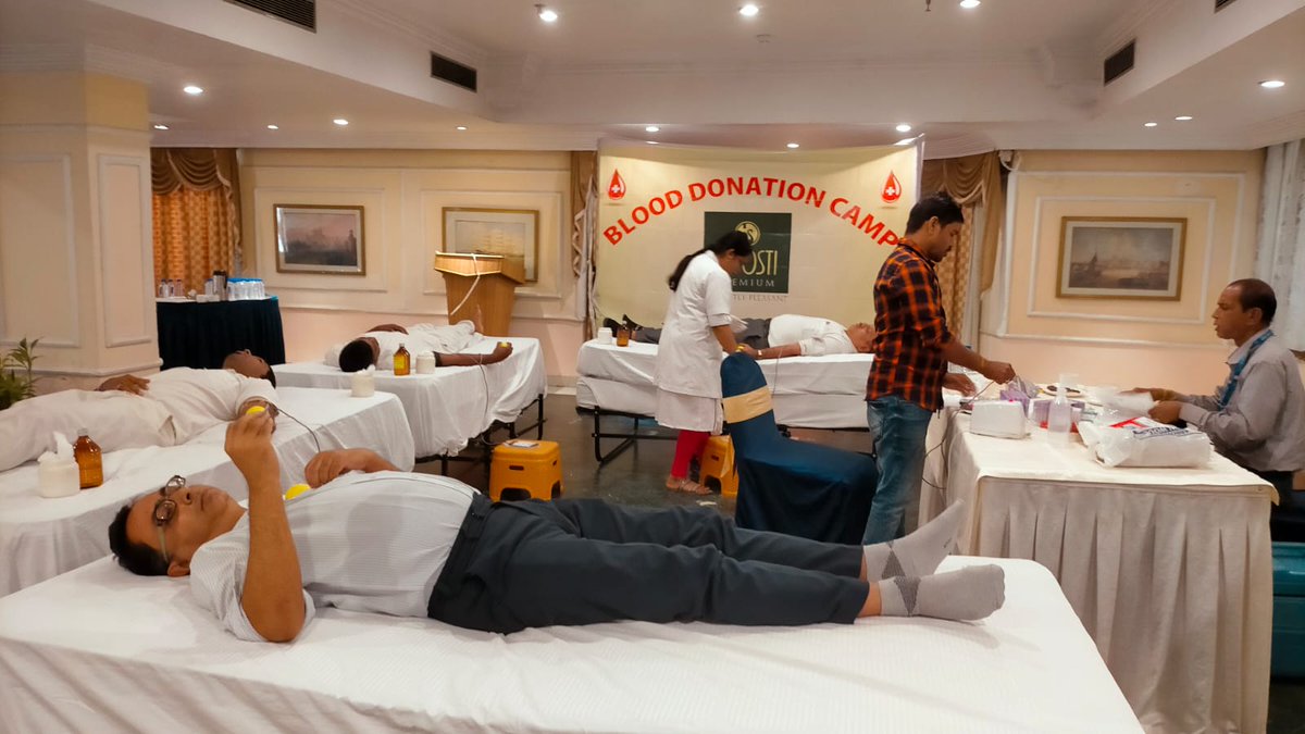 swostihotels's tweet photo. A benevolent act by the members of the Swosti family of Swosti Premium, Bhubaneswar.

#BloodDonation #NobleAct 
#Hotel #Swostipremium #swostihotels #swostitravels #Odisha https://t.co/WbRsYeM4dC
