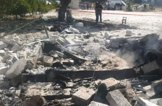 xevtfm's tweet photo. 💥#LoÚltimo | Se registra explosión de un polvorín en #Techachalco, municipio de #Tepeyahualco, #Puebla, que dejó dos fallecidos, uno de ellos de 11 años, y 7 más lesionados, informan autoridades de ese estado. https://t.co/D9cixunKv6