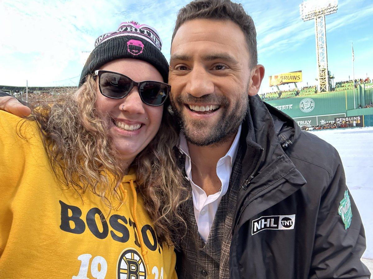 jdubbz5's tweet photo. @spittinchiclets @BizNasty2point0 made my day!!
@pinkwhitney @ryanwhitney6

Reppin the @USAWWarriors female, disabled veteran team! Proud Asst Capt

@NHLBruins @Bmarch63
Disabled Veteran Hockey saves lives! https://t.co/wPec60md5h