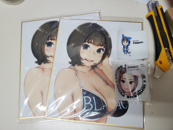 せめて昨年の受注分ぷりんだけは発送するマン。カッパ着てマスクつけてゴム手袋着けてアルコール消毒して作業中。 