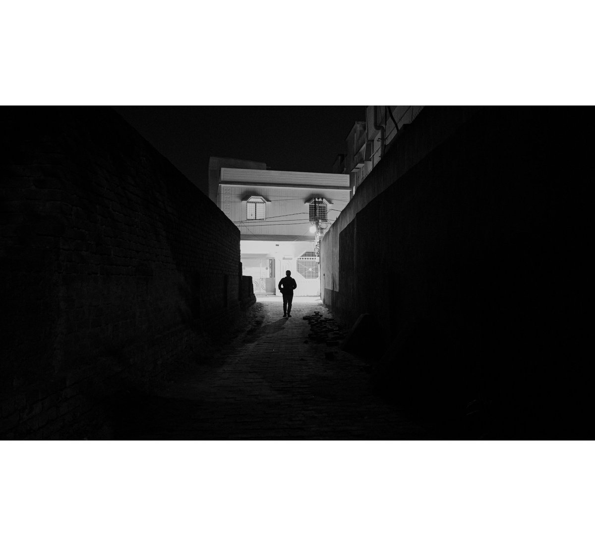 Expwithkamikaze's tweet photo. Night street series. https://t.co/bK1FLMvAof