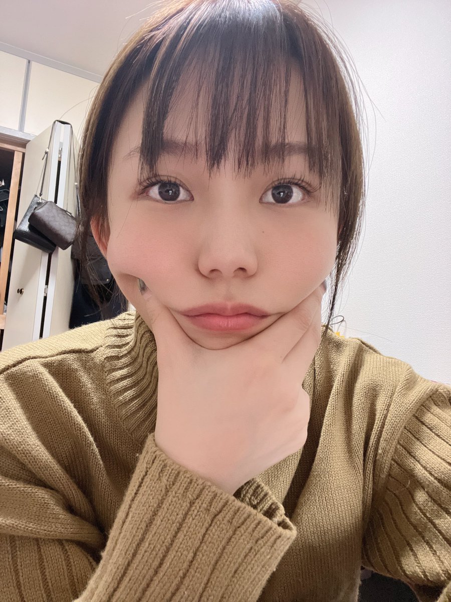 emi_yuuki's tweet photo. おはよー🐥
やっと咳も鼻も治ってきた！！！
仕事も始まったし頑張らなねば💪🏻 https://t.co/j9U4cCAkyh
