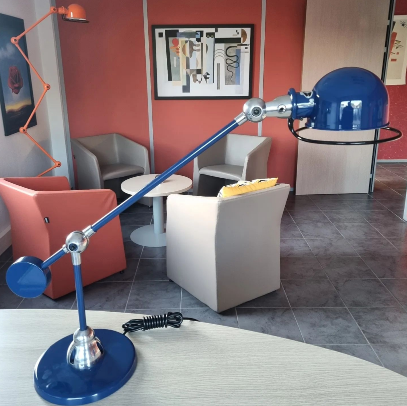 Lumitop_com's tweet photo. Découvrez, la lampe de table à balancier B5000l, une nouveauté de la marque française Jieldé. Disponible sur https://t.co/RBQ68GuYh3 #jielde #jieldé #jieldelamp #madeinfrance #lumitop #industrialdesign #lampejielde #luminaire #light #deco #lampefrançaise #instahome #artisanat https://t.co/jkd2HriVBV