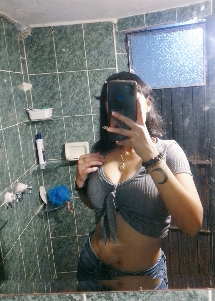 reyesmonse3245's tweet photo. #Newintwitter.🖤 https://t.co/4lLQpBvy8E