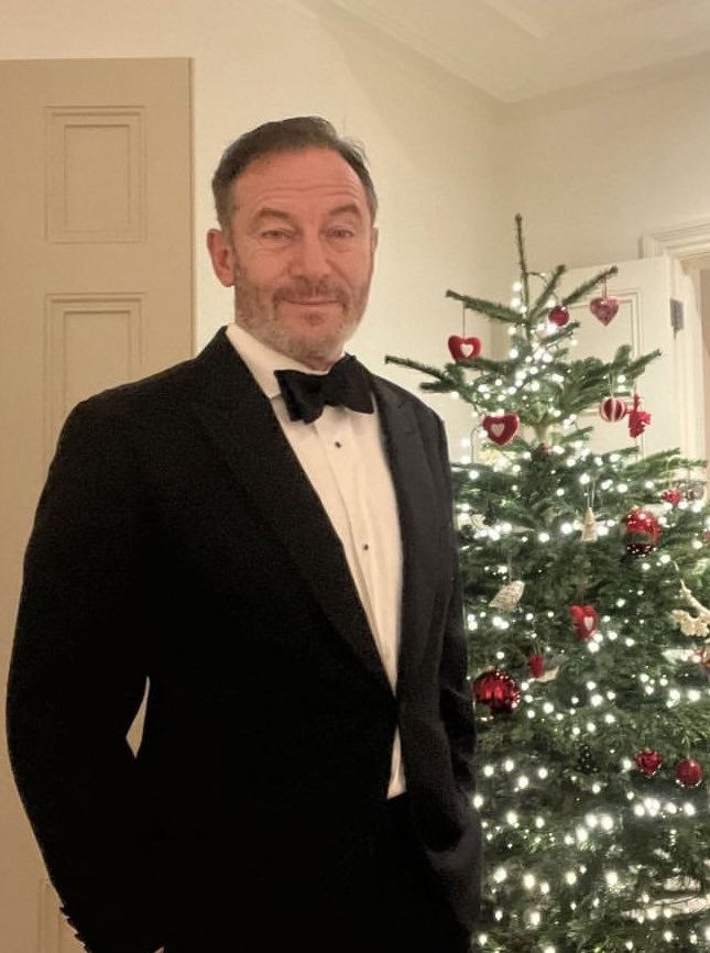 My husband looking fine as hell 🥵😘 #jasonisaacs #britishmen