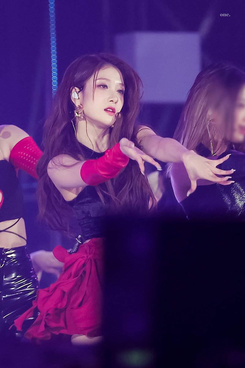 LEESEOYE0NS's tweet photo. #seoyeon #fromis_9 https://t.co/PeJkHs0FfX