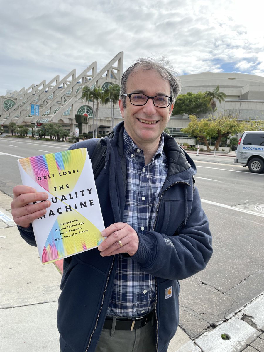 San Diego is such a vibrant city. I was just walking this am and bumped into this professor ⁦@OrlyLobel⁩ who has an interesting book out The Equality Machine on how tech can be harnessed for good. She let me hold the book! You should buy one and do the same. #aals2023