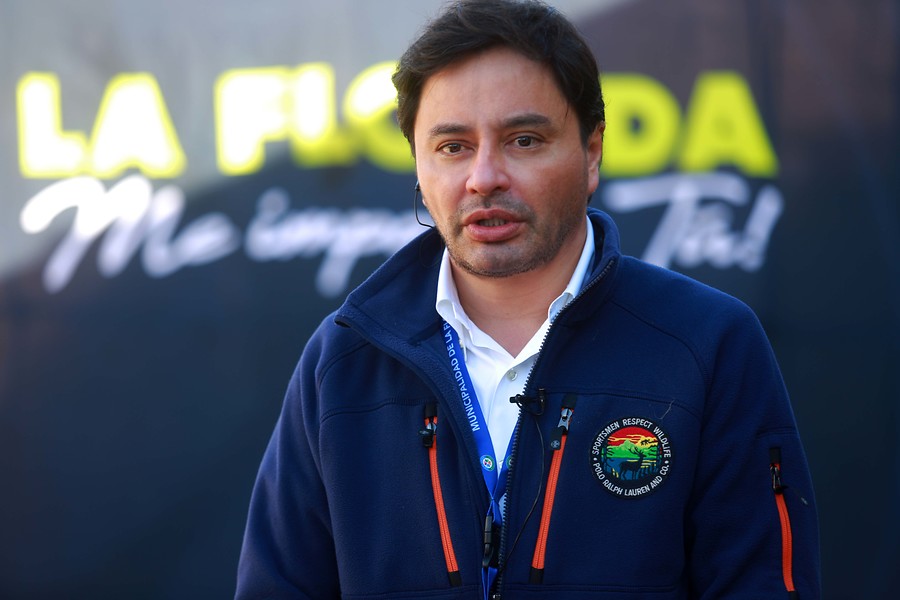 AlanCespedes_Ar's tweet photo. Definitivamente, les guste o no, alcalde @rodolfocarter trae un nuevo aire para Chile.
Aunque a los conservadores, incluyendo a los que hacen encuestas, no les guste.
#EncuestaCEP https://t.co/9q3ja41hJd