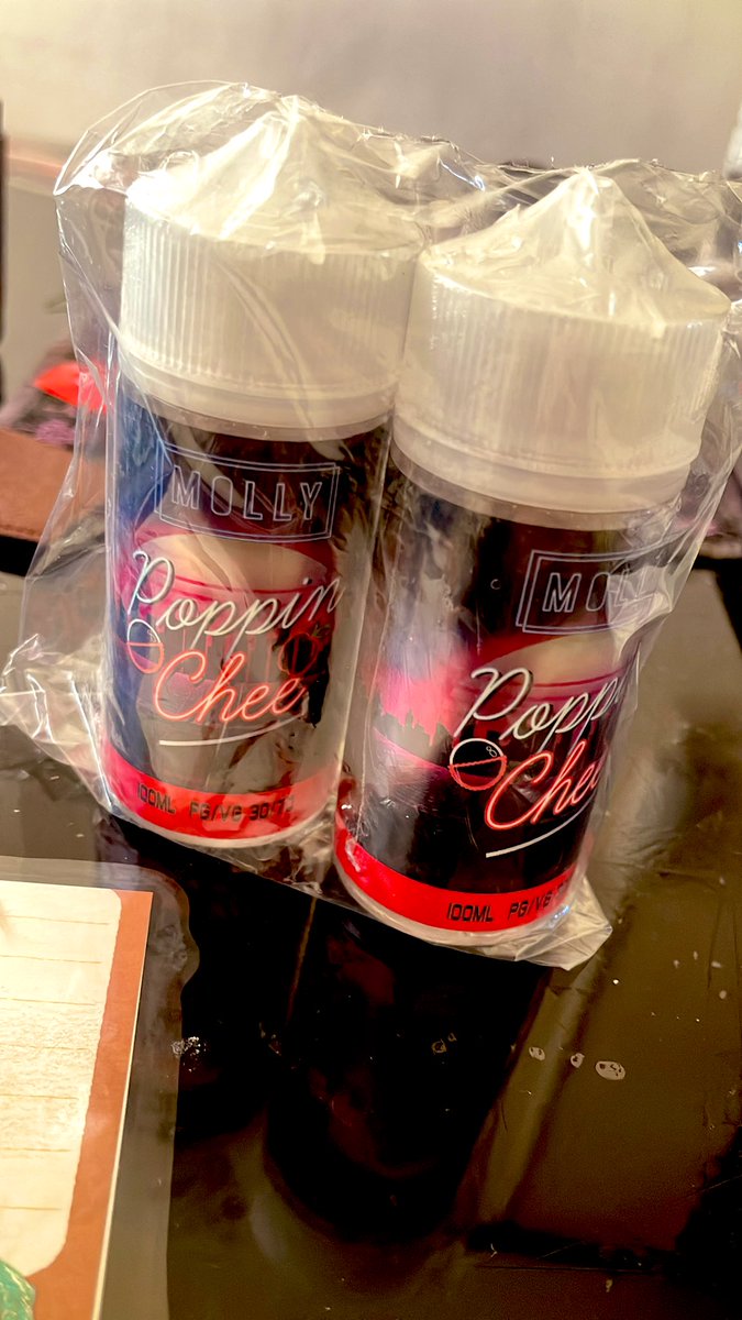 miki46490's tweet photo. #VAPE
#リキッド
#ICEVAPE
#MOLLY
#poppichee
#ライチアップル
これ美味しい( ¨̮ )
清涼感あり リンゴの香りで味ライチ。
これにニコチンのアップル合わせてバッチリ👌✨ https://t.co/xmIdNELHtn