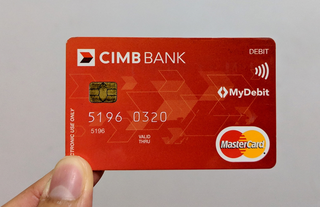 Baru baru ni gelabah ya baru perasan kad debit gue expired.

So nak share if untuk CIMB, korang boleh tukar online ya. Untuk bank selain CIMB/Maybank, i tak sure.

CARA TUKAR KAD DEBIT CIMB ONLINE ⬇️
