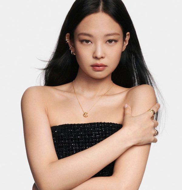 JENNIE CHILE on Twitter "📃 BLACKPINK's JENNIE reinforces being one