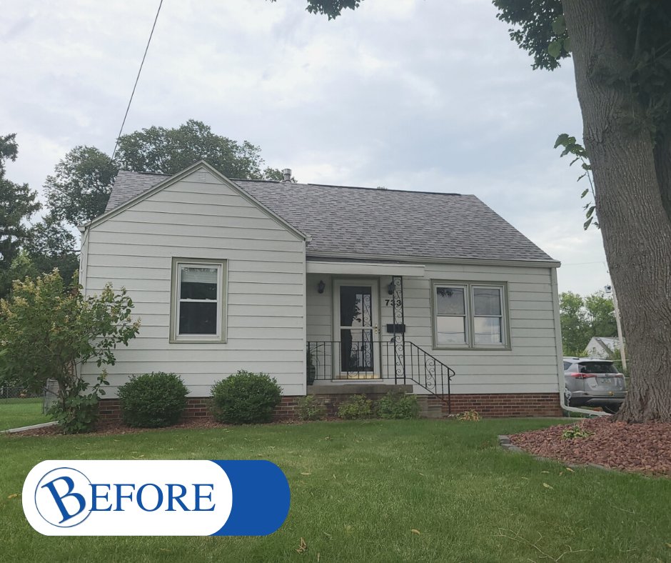 bureshhs's tweet image. This West Des Moines homeowner took their dull white home and upgraded to some color with the Cedar Max Insulated Vinyl in Chateau with White details and a new GAF roof in Shakewood!
