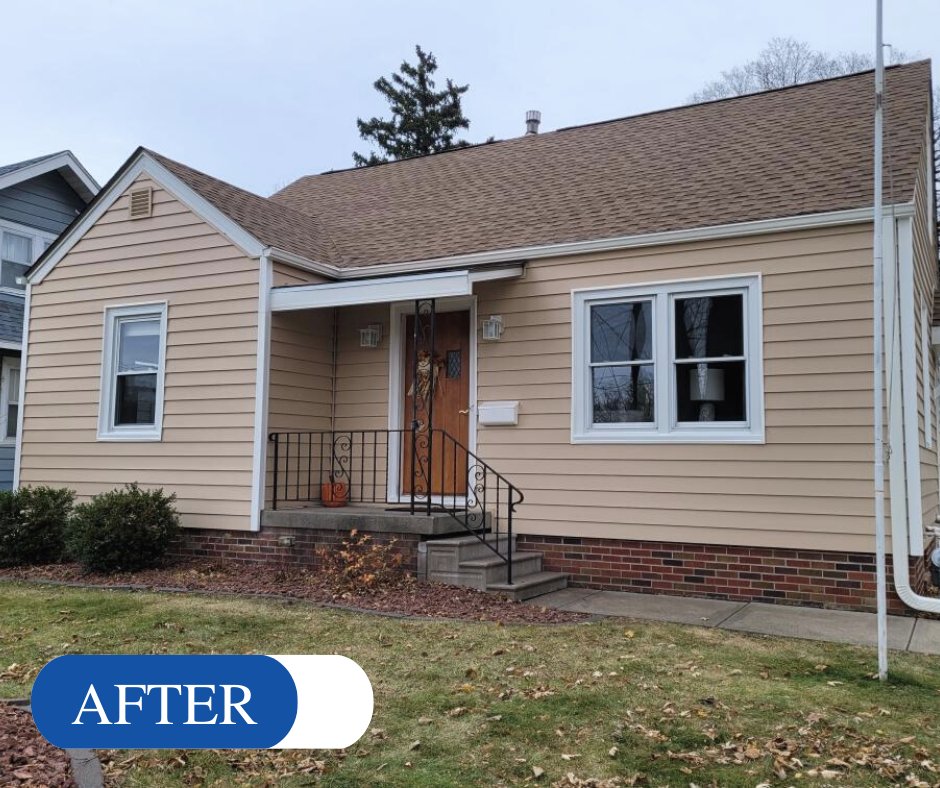 bureshhs's tweet image. This West Des Moines homeowner took their dull white home and upgraded to some color with the Cedar Max Insulated Vinyl in Chateau with White details and a new GAF roof in Shakewood!