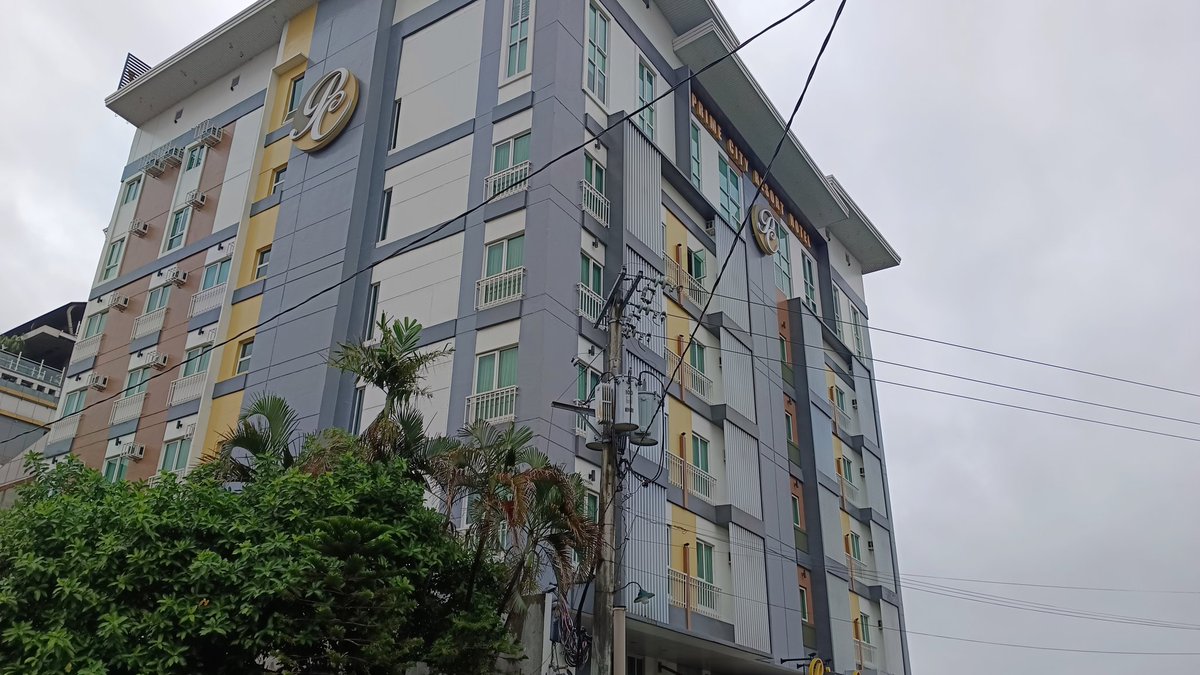 JojoQuidip's tweet photo. Biyaheng Gala ni Kalbong Gala
Ayala, Makati to Prime City Hotel
Angeles City, Pampanga 🚘🚘🚘 https://t.co/myyXgK2w2g