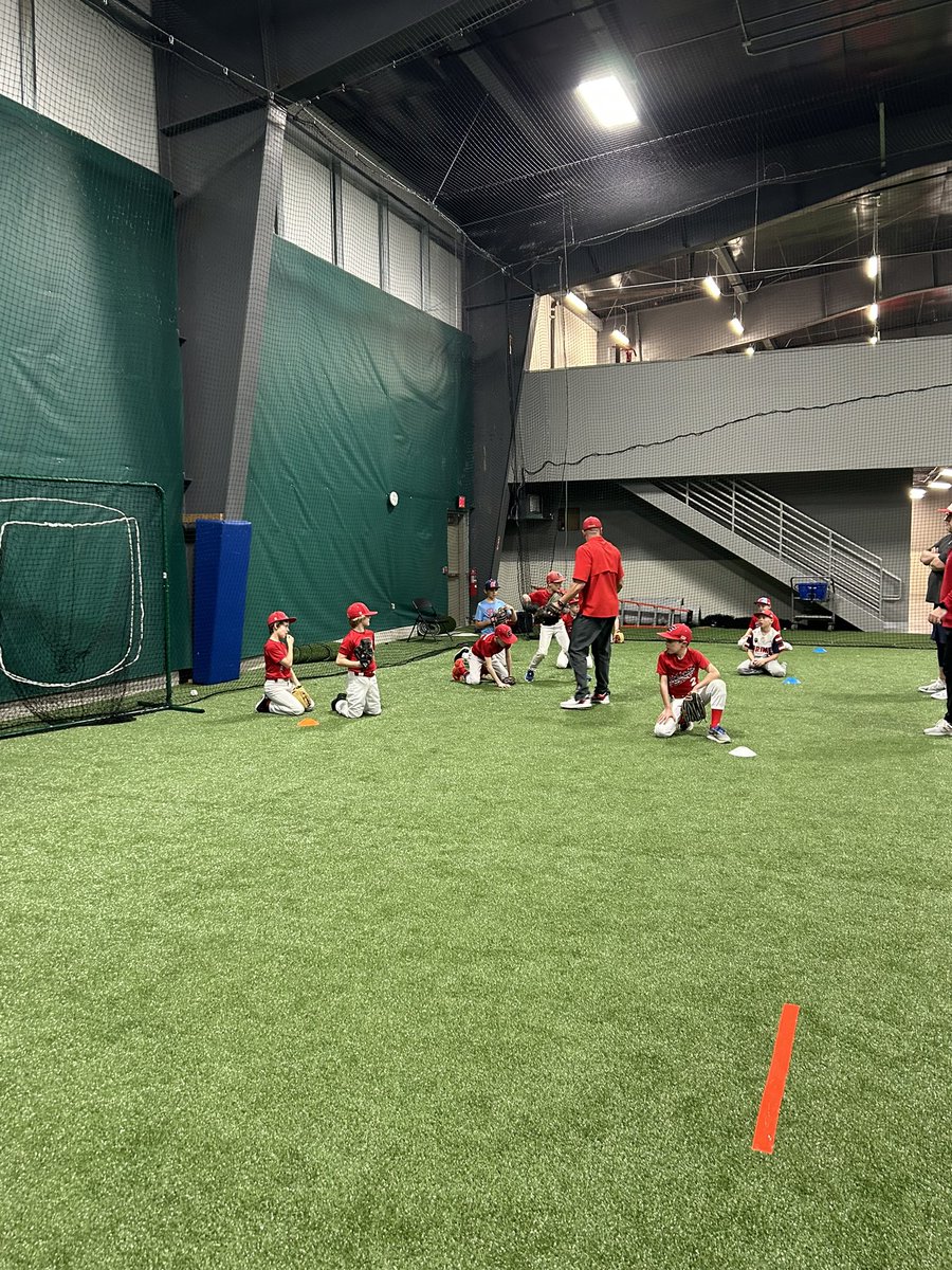 DerekLarson4658's tweet photo. Day 1 #Buildingchampions #Primebaseball @PrimeGold2031 @EAA_Baseball @elkhorntraining https://t.co/usXCwkxGeC