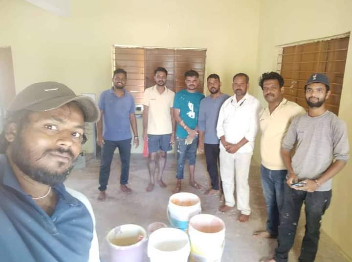 yuva_brigade's tweet image. #ScienceLab
#YuvaBrigade team at Gadag painted a Govt High School to establish a Science Lab. The cleaning and painting drive is the first step.