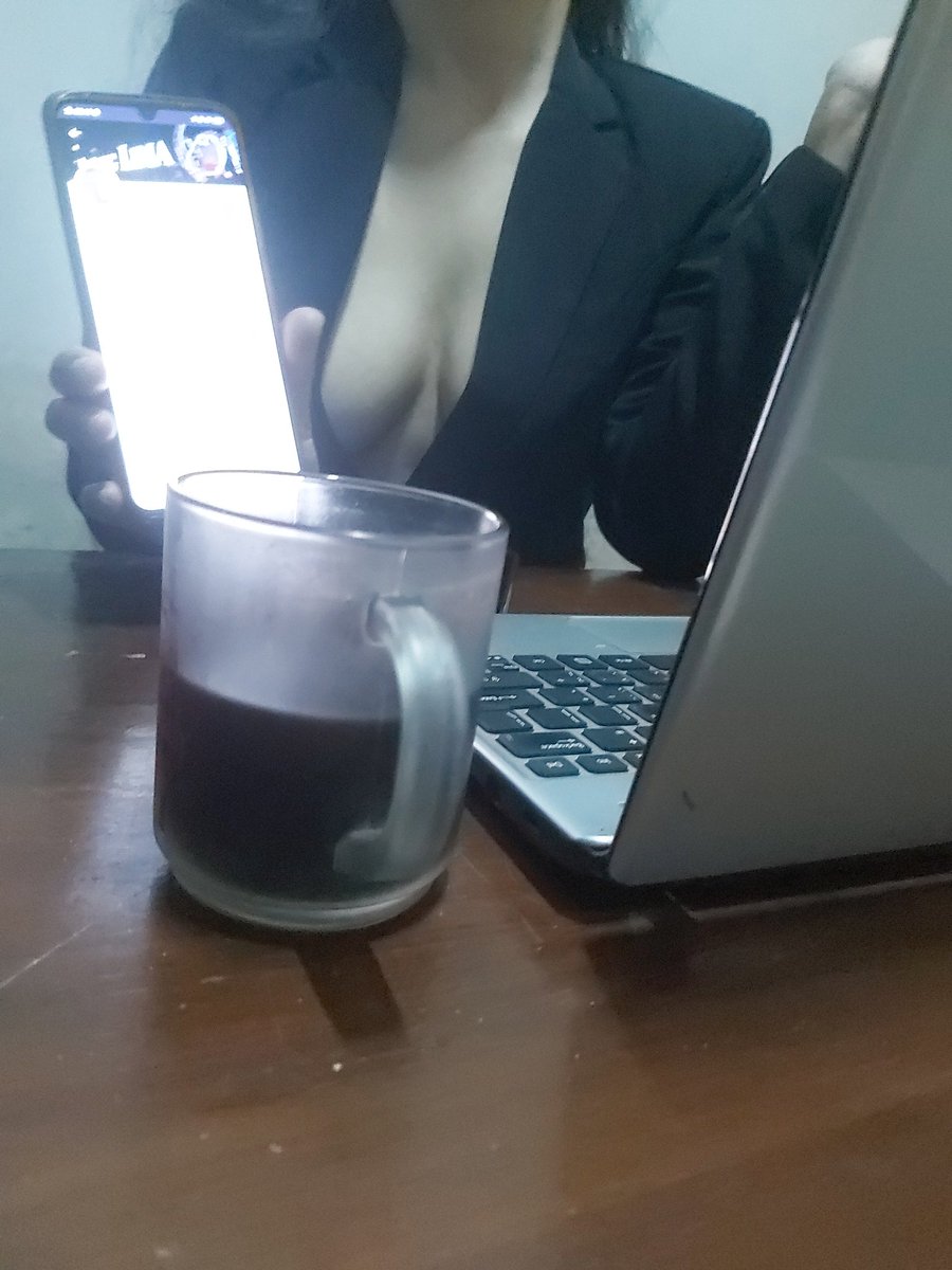 BintangVanjava's tweet image. Ngopi dulu biar melek..🤗