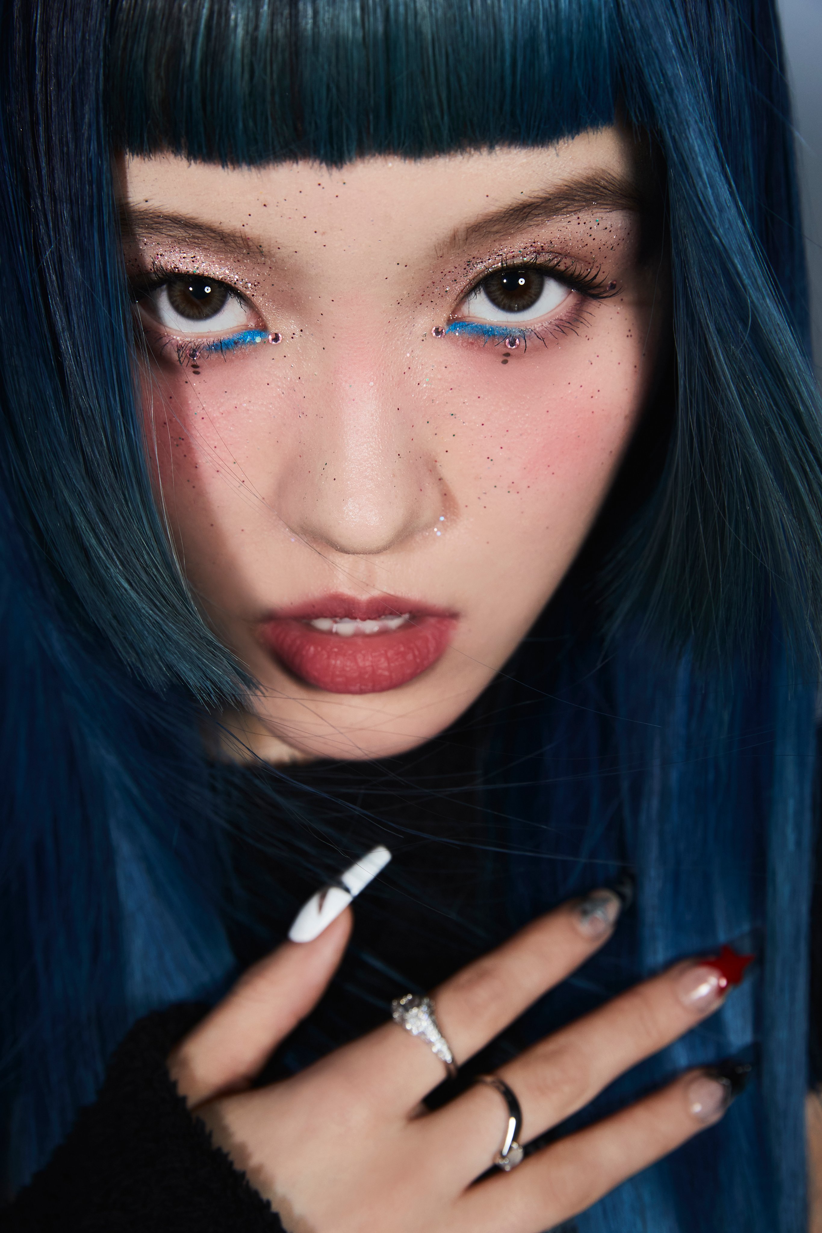 Amazon.com: KOREAN CHISA XG SHOOTING STAR BAND ARTIST IDOLS