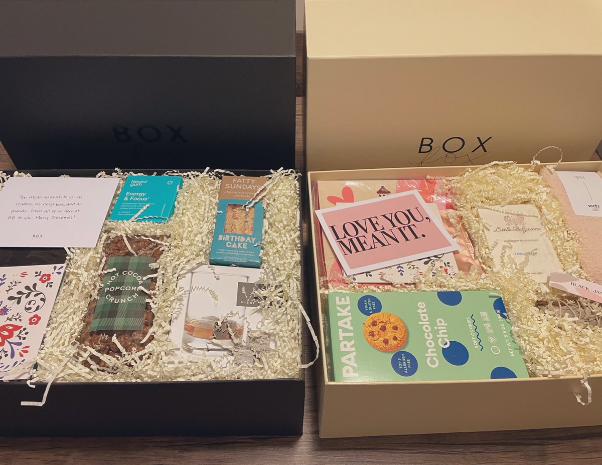 ridnthemoontaxi's tweet photo. Thx @myBBweb3 & @angelscoolmom for the gifts ๐คฏ๐คฉ Was such a rad surprise! @SUPERN0VA3000 & I throughly enjoyed digging in & are making g00d use of all the g00dies! Happy Holidays BB! ๐โฅ๏ธ๐พ https://t.co/mkwKJJFEAn