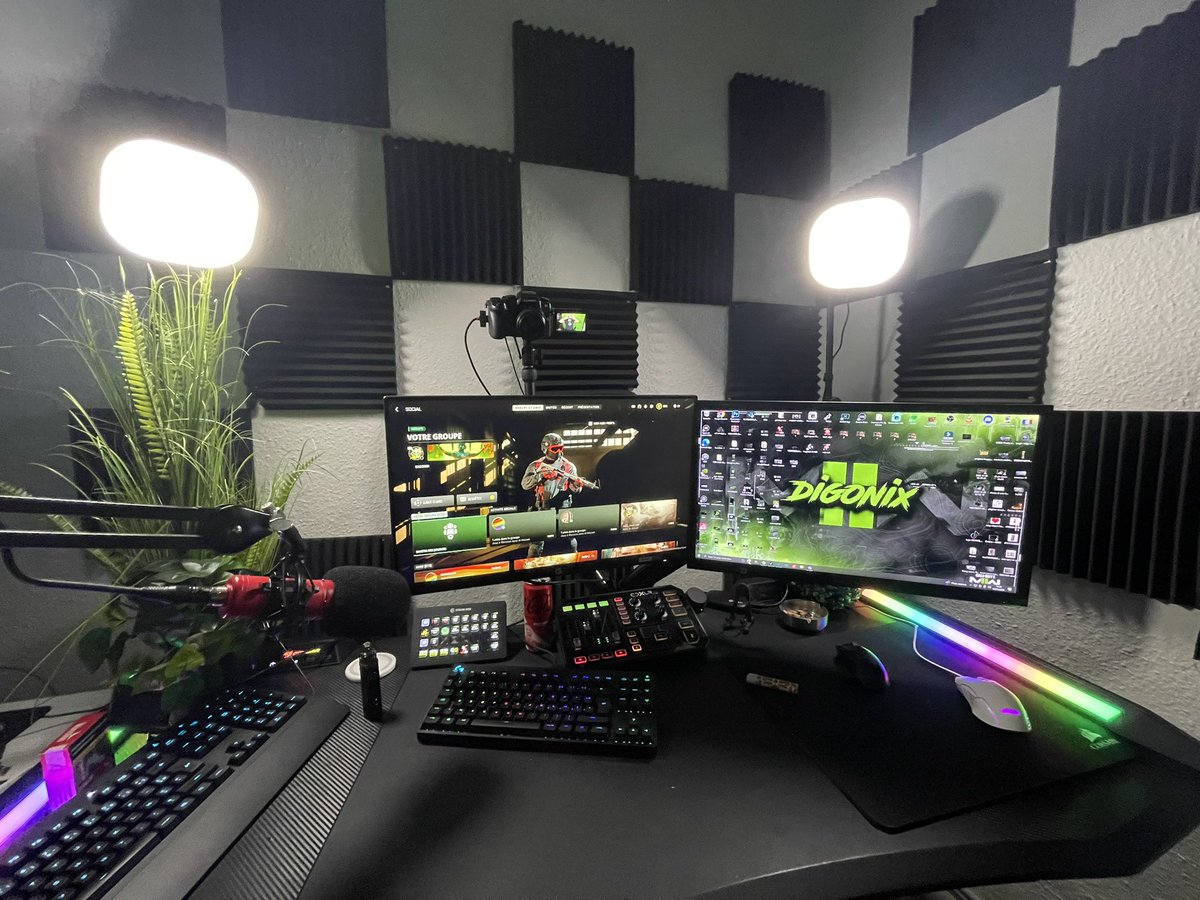 HOPLALSASS's tweet photo. 🔥 SETUP bientôt le pc gamer es je suis au top 🥳 #twitchfr #digonix #Warzone2 #logitech https://t.co/n5s8xAbNPl