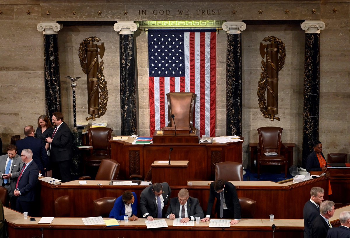 titrespresse's tweet image. (24 heures): États-Unis: #Incapable d’élire un «#speaker», le Congrès s’enfonce dans la paralysie : Après une nouvelle journée de votes, le Congrès américain n’est toujours pas parvenu à choisir son nouveau «speaker»... titrespresse.com/2051202212/spe…