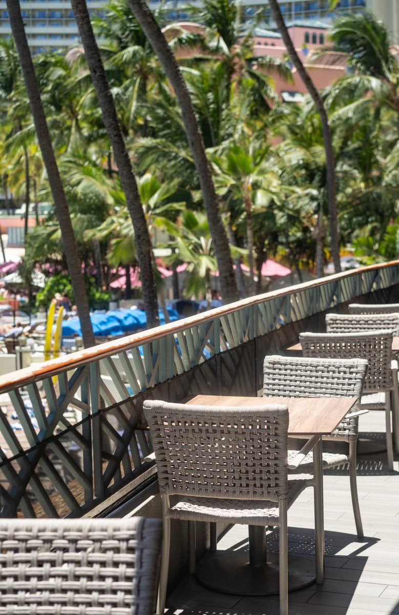 Barefoot luxury means delicious grinds with your toes in the sand or on our Voyager 47 balcony with a cocktail in hand. Which experience would you go with first at #OutriggerWaikiki?