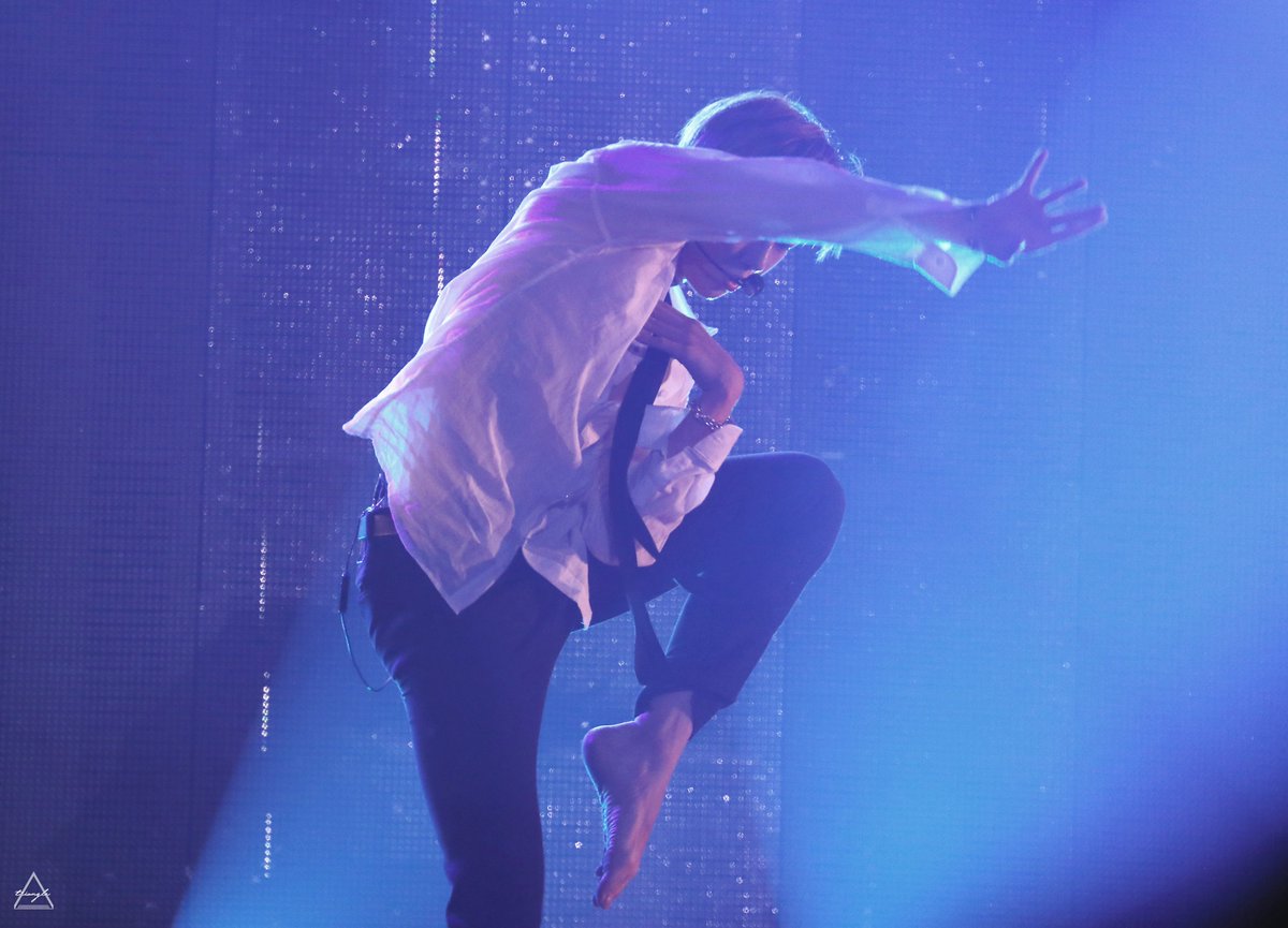 바보같이 아쉬움 많은 노래가 하늘에 닿기를
눈물 속에 밤새운 내 기도가 마음에 닿기를

180601
맨발로 그 큰 고척을 홀로 채웠던 무대를 
잊을 수가 없다.

#모든순간이너라서가대