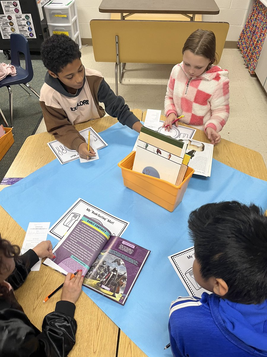 Meg_Michalsky's tweet photo. Welcome to Williams Cafe where all books taste great! Students participated in a Book Tasting today to explore text features in nonfiction books. #TurnerElementary #ARTurner #4thGradeRocks https://t.co/cJwEaBe1jg
