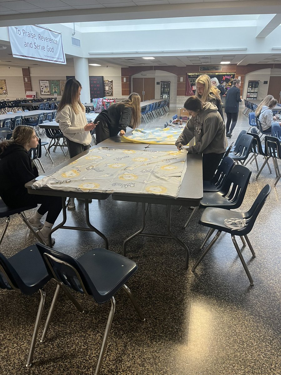 WalshJesuitWBB's tweet photo. Today the Walsh Jesuit Women’s Basketball Team took time to make blankets to donate to Children’s Hospital! Great Job ladies! https://t.co/6TaqSmJ8S7