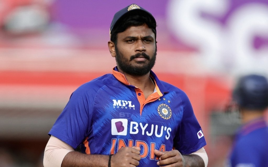 Shubhamak18's tweet photo. 🔴🚨NEWS - #SanjuSamson ruled out of the remainder of T20I series. 

The All-India Senior Selection Committee has named Jitesh Sharma as replacement for Sanju Samson.🤞 #INDvSL #INDvsSL #BCCISelectionCommittee #HardikPandya #AxarPatel #TeamIndia #T20 https://t.co/tSc9drgQF0