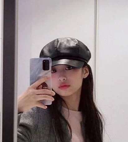 KOREA_TIP's tweet photo. YG新人グループのメンバー、アヒョンの写真公開📸ジェニなど複数のアイドルの顔を彷彿とされるビジュアルで話題😘

#kpop #YG_NEW_GROUP #BABYMONSTER https://t.co/RAKjprwfze