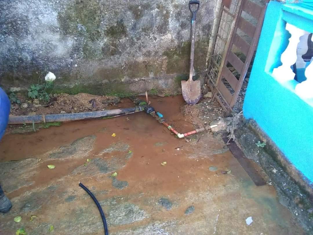 Continuamos trabajando en la eliminación de pérdidas, está vez en la red principal que abastece el poblado de las parcelas. <a href="/ArnerMarrero/">Arner Marrero</a> <a href="/rgb_yoan/">Yoan Ramón González Batista</a> <a href="/AbelSalasGarcia/">Abel Salas Garcia</a>