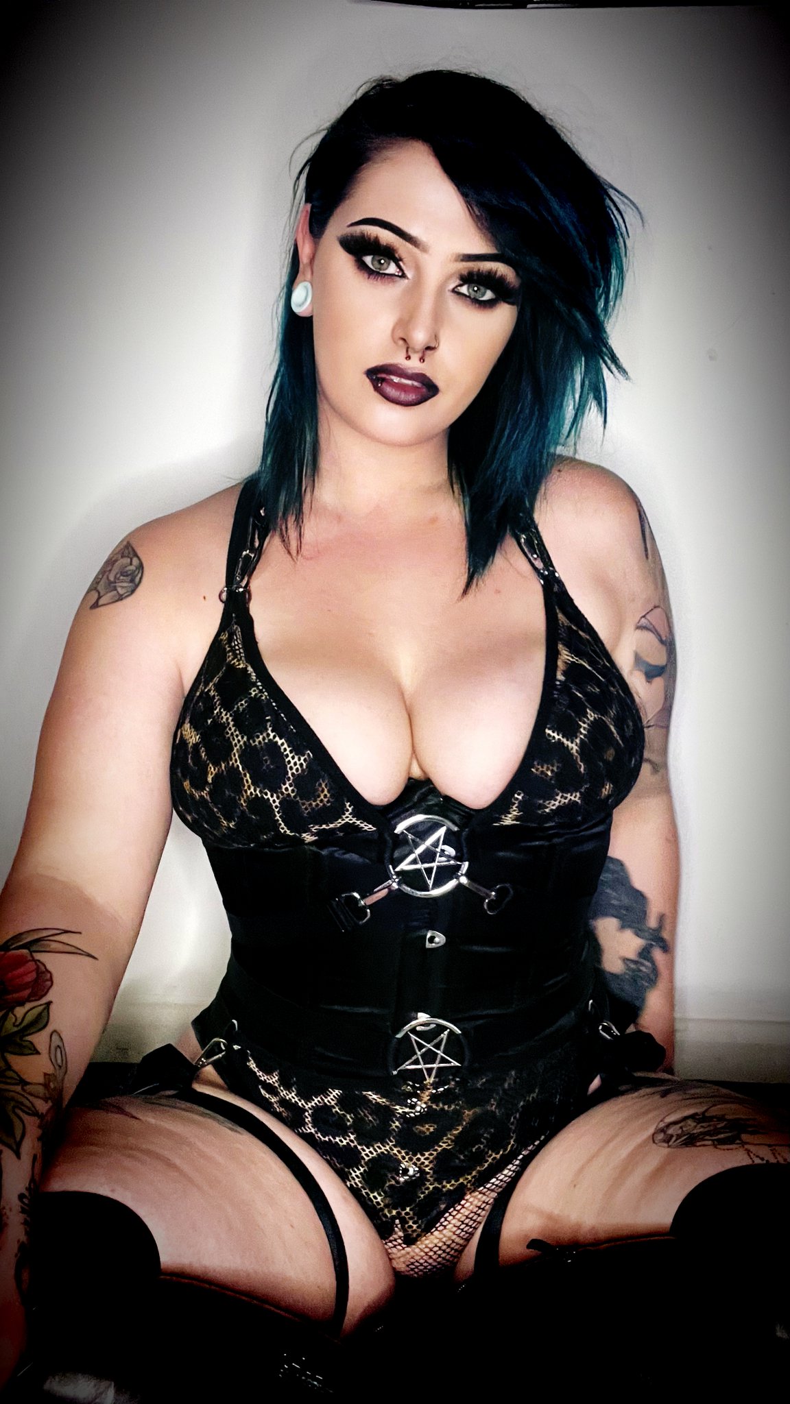 #gothic #gothicgirls #alternativefashion #Spicy #bigboosb #onlyfans #onlyfansgirl #SnapChat #milf https://t.co/LemDPBxHDU