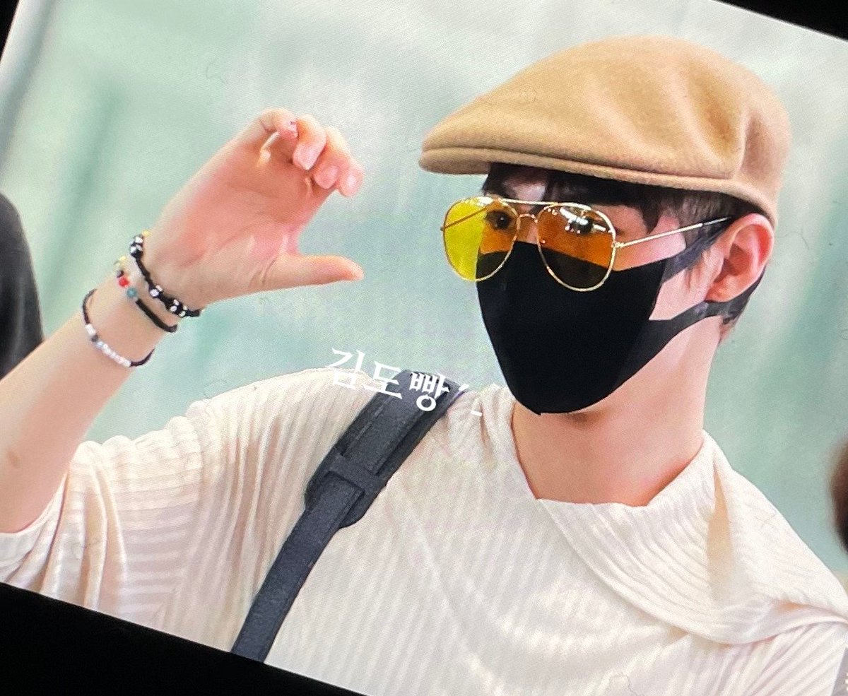 guccidobi's tweet photo. kim doyoung airport preview today 🤍 https://t.co/gAyo145fjP