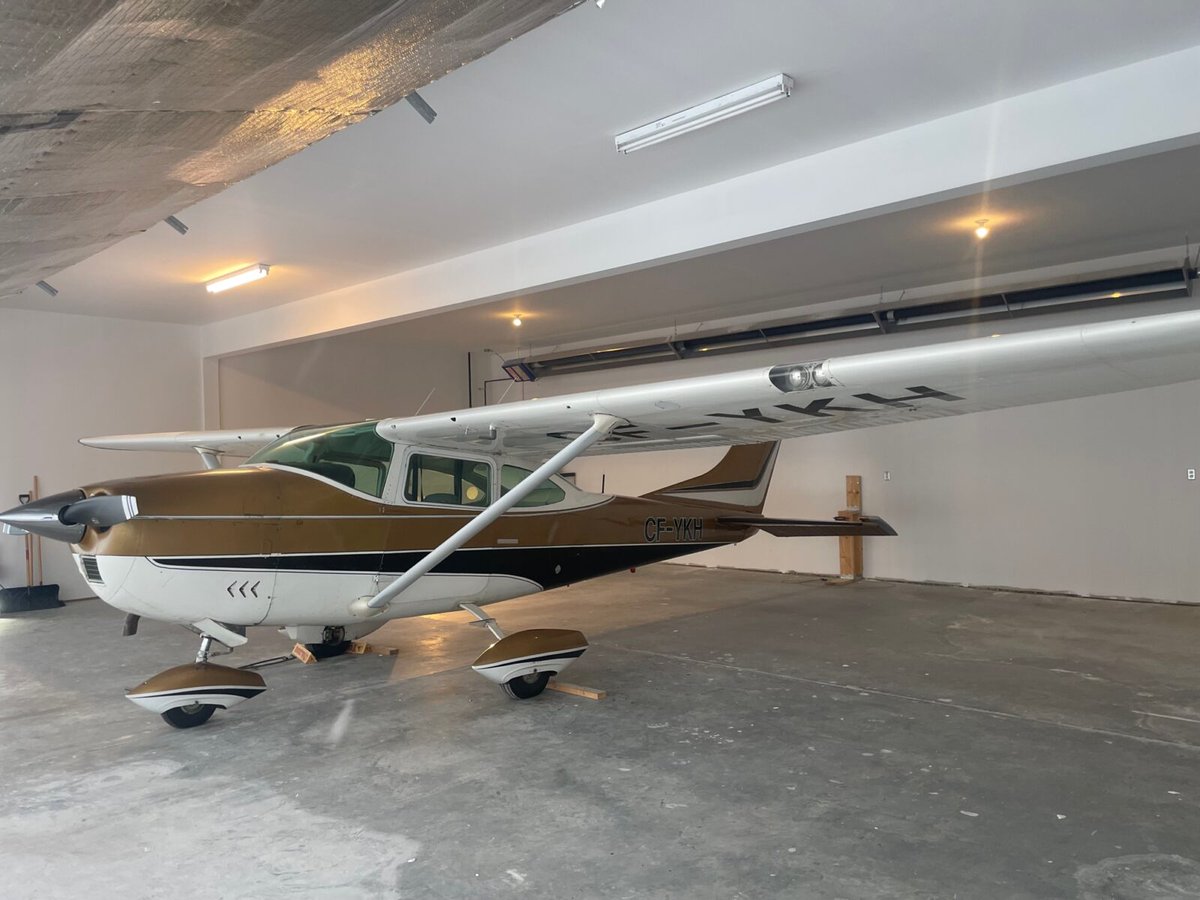 AirsideAviation's tweet image. New to marketing: 1969 Cessna 182M 

$189,900 USD
Year Built:1969
Registration:CF-YKH
Airframe Total Time:2260

Contact us today at info@airsideaviation.ca for more details. 

bit.ly/3jT8Wtv 

#airsideaviation #aviationsales