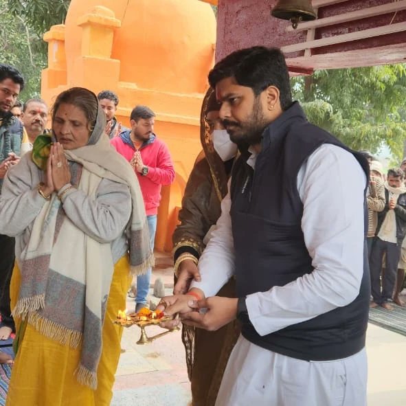 bhuwan08's tweet photo. 3 तारीक को सुंदरकांड के पश्चात बिजावर विधानसभा में तीन माह की 'जन संवाद पदयात्रा' की शुरुआत की है। बिजावर विधानसभा निर्वाचन क्षेत्र की प्रत्येक पंचायत के प्रत्येक गांव तक पदयात्रा पहुंचेगी।
@INCIndia @INCMP @digvijaya_28
#jansamvadpadyatra #BharatJodoYatra #भारतजोडोयात्रा https://t.co/jYFNq8ktxq