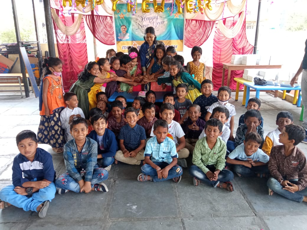 memsjngroups's tweet photo. Montessori JN Group of Schools, Bibinagar Branch Celebrated New Year 2023.

#memsjngroups #montessorijngroupofschools #childrens #education #mems #students #celebration #newyear2023 #hello23 https://t.co/qqM5rvkADK