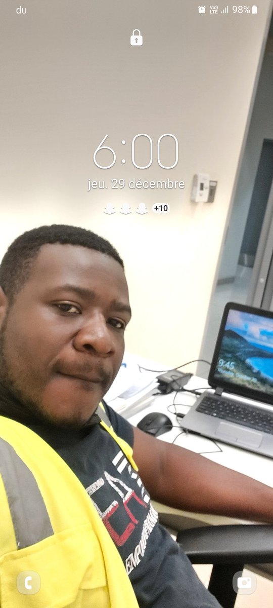 At work  /au travail