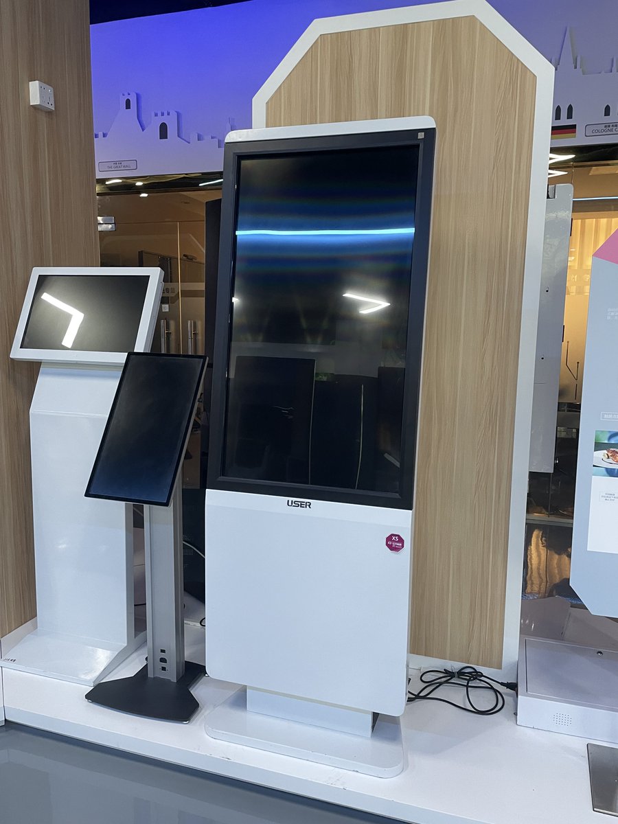 irenachen11's tweet image. 43 inch floor standing kiosk with IR touch #LCDkiosk #advertisingkiosk #verticaldisplay #touchkiosk